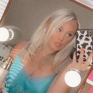 Meet your Posher, Lilly